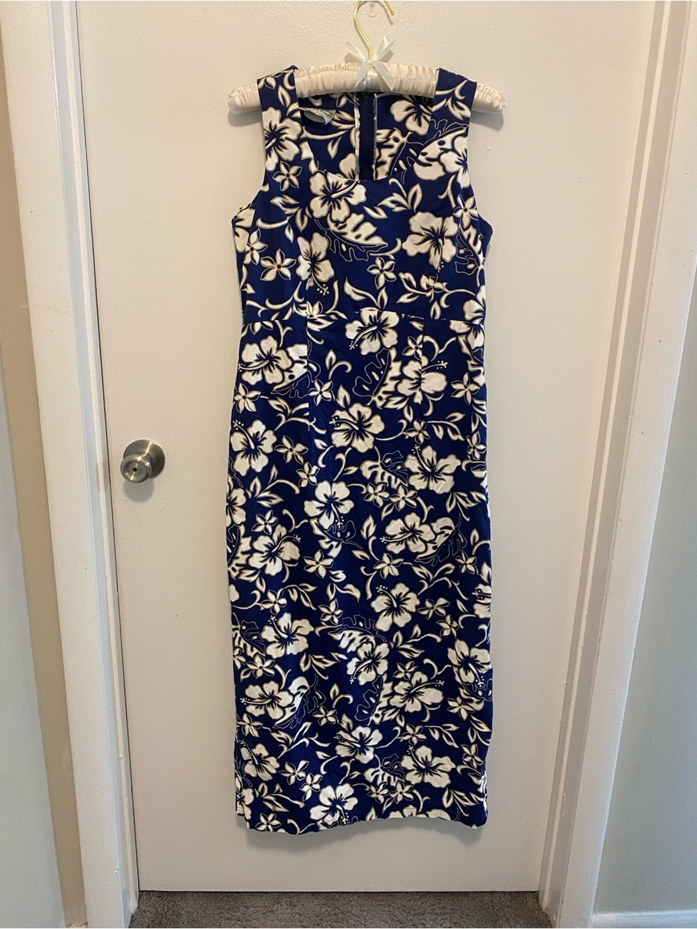 Vtg Hilo Hattie The Hawaiian Original Navy and White Floral Maxi Dress 10